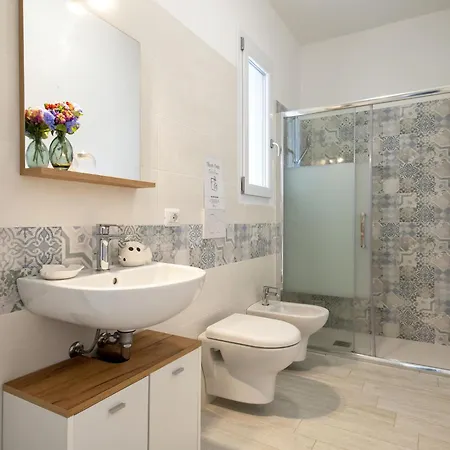 La Terrazza Sulla Piscina By Interhome * ヴァッレドーリア