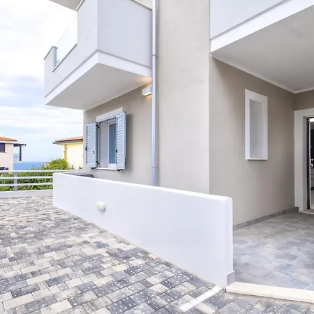 アパート La Terrazza Sulla Piscina By Interhome