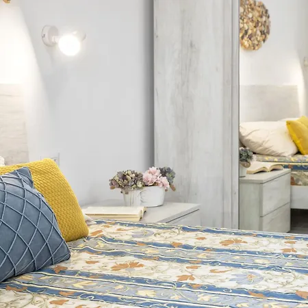 La Terrazza Sulla Piscina By Interhome شقة