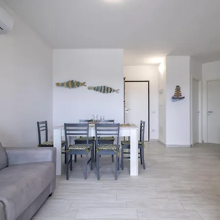 La Terrazza Sulla Piscina By Interhome